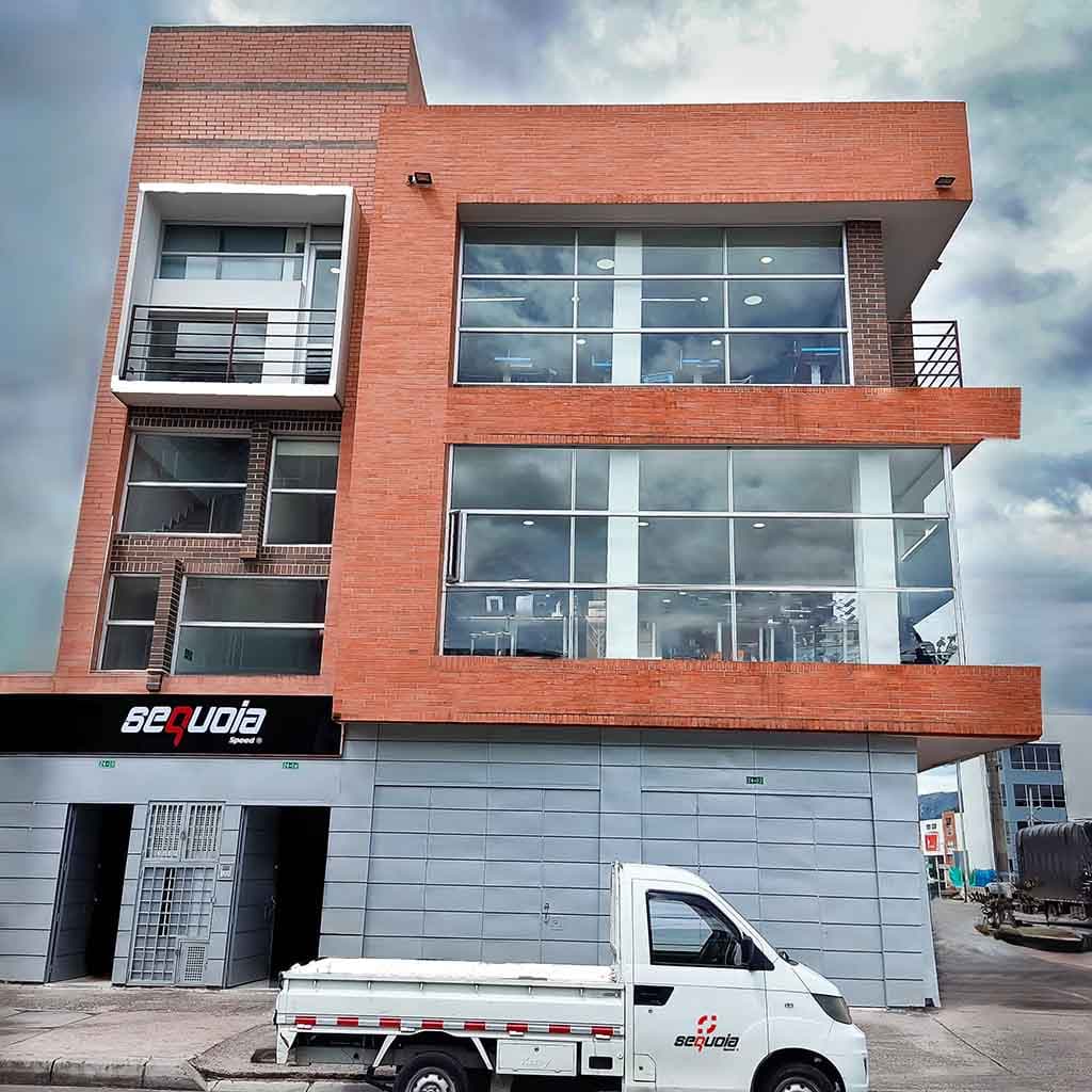 Fábrica de impermeables Sequoia Speed en Bogotá