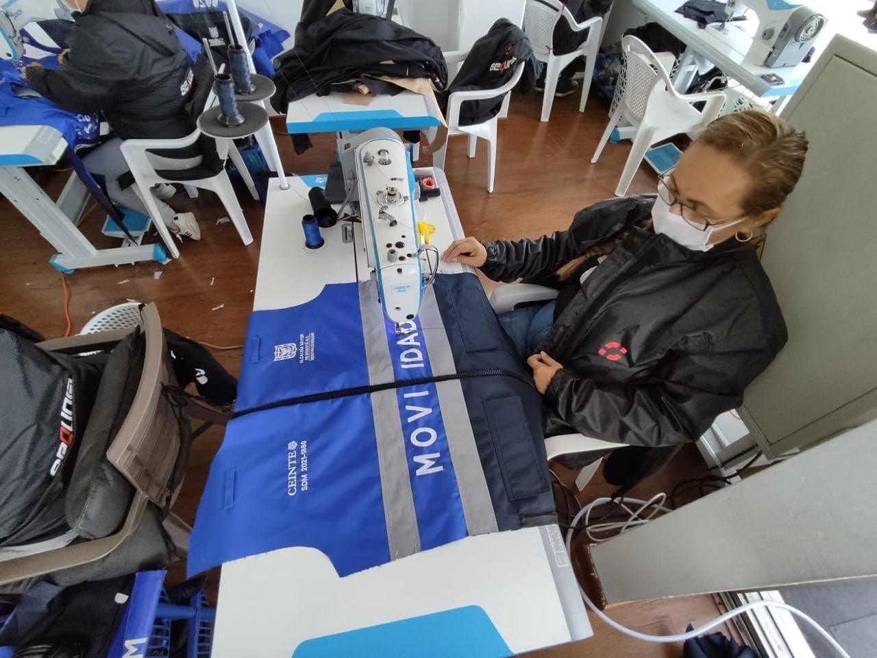 Fábrica de impermeables para moto en Bogotá - proceso 6