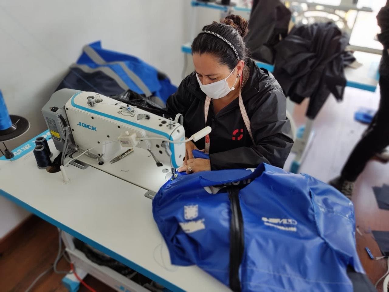 Fábrica de impermeables para moto en Bogotá - proceso 12